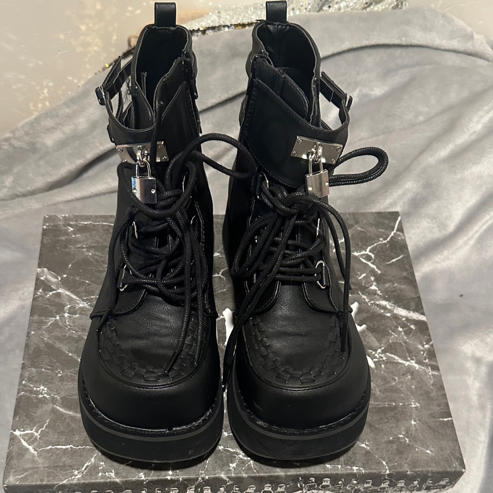 Demonia cult Black Boots(run small) read ⬇️⬇️ - Picture 2 of 9